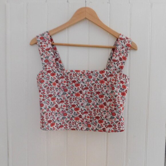 🦌 Abercrombie & Fitch Floral Cropped Smocked Tank Size M - Picture 2 of 15
